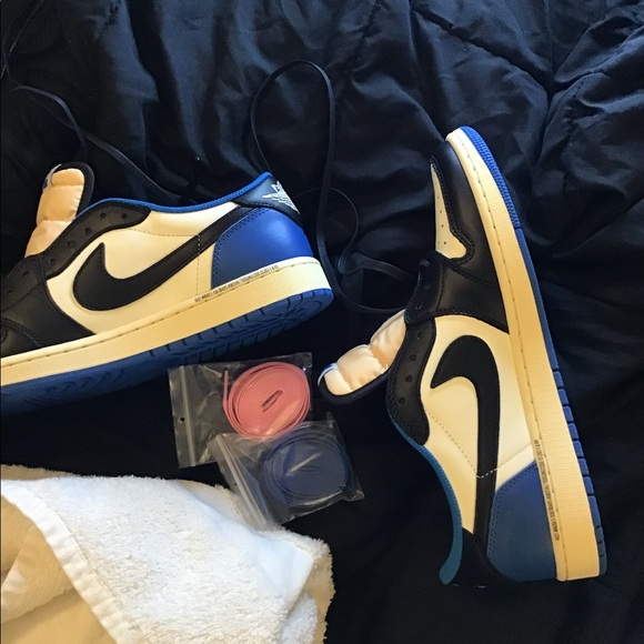 Nike Fragment design x Travis Scott Jordan 1s - Picture 6 of 9